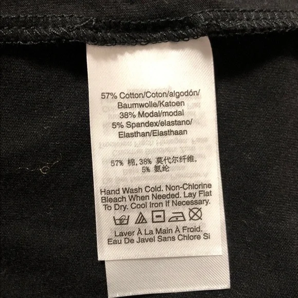 New DKNY Black Short Sleeve Tee with Logo Patch Details size S - Picture 5 of 5